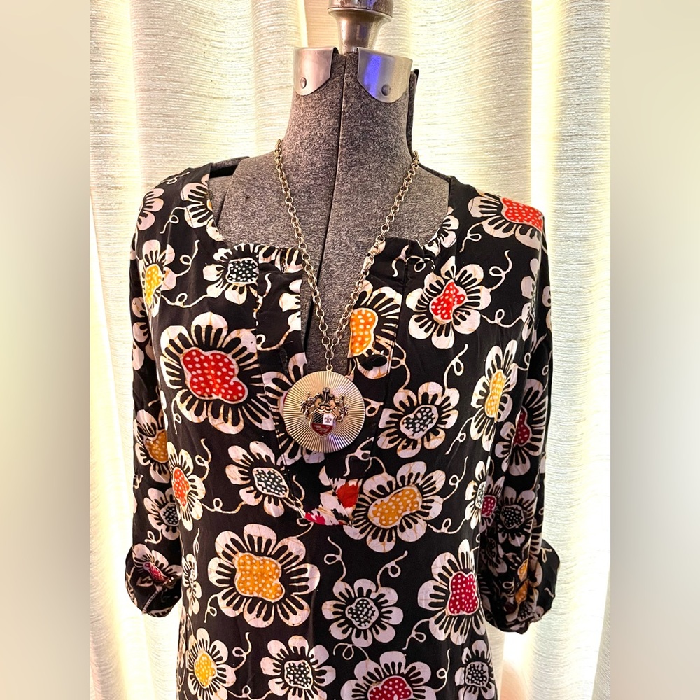 Super chic day dress by Bumi Angung size small